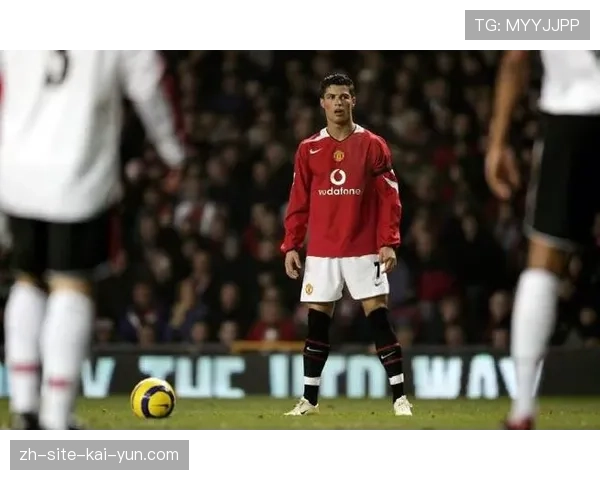 富勒姆门将出击时机选择失误 导致首个失球暴露判断问题 富勒姆门将出击时机选择失误 导致首个失球暴露判断问题